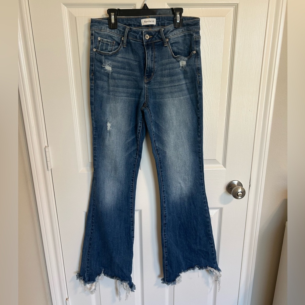 SPECIAL A Dark Blue Flare Jeans with Frayed Hem